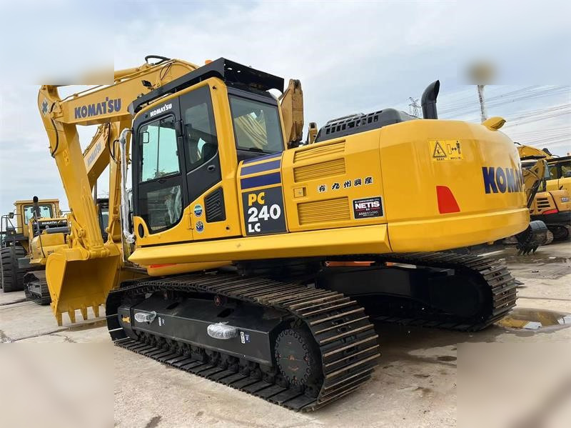 KOMATSU PC240 LC-8 - Kāpurķēžu ekskavators: foto 2 KOMATSU PC240 LC-8 - Kāpurķēžu ekskavators: foto 2