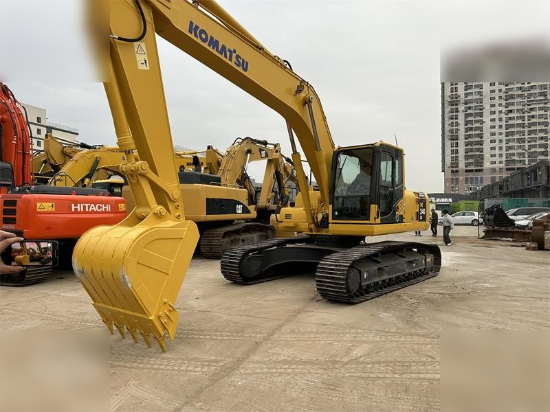 KOMATSU PC240 LC-8 - Kāpurķēžu ekskavators: foto 2 KOMATSU PC240 LC-8 - Kāpurķēžu ekskavators: foto 2