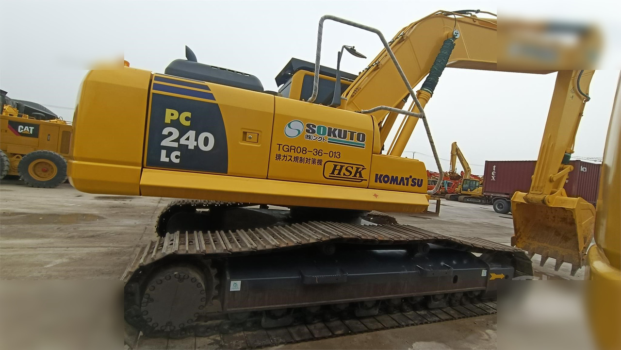 KOMATSU PC240 LC-8 - Kāpurķēžu ekskavators: foto 1 KOMATSU PC240 LC-8 - Kāpurķēžu ekskavators: foto 1