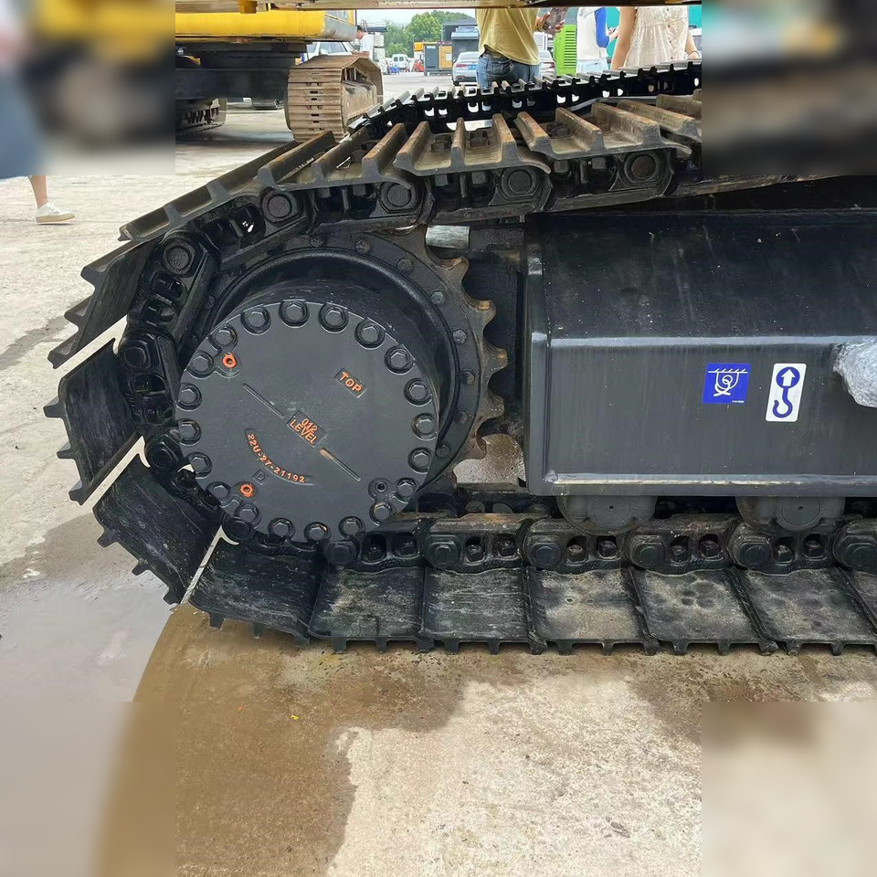 KOMATSU PC240 LC-8M0 - Kāpurķēžu ekskavators: foto 4 KOMATSU PC240 LC-8M0 - Kāpurķēžu ekskavators: foto 4