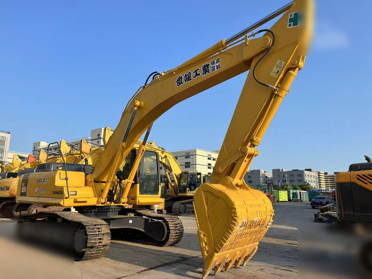 KOMATSU PC350-7 - Kāpurķēžu ekskavators: foto 4 KOMATSU PC350-7 - Kāpurķēžu ekskavators: foto 4