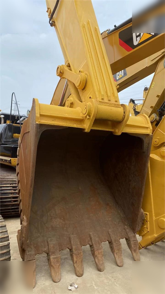 KOMATSU PC400-8 - Kāpurķēžu ekskavators: foto 4 KOMATSU PC400-8 - Kāpurķēžu ekskavators: foto 4