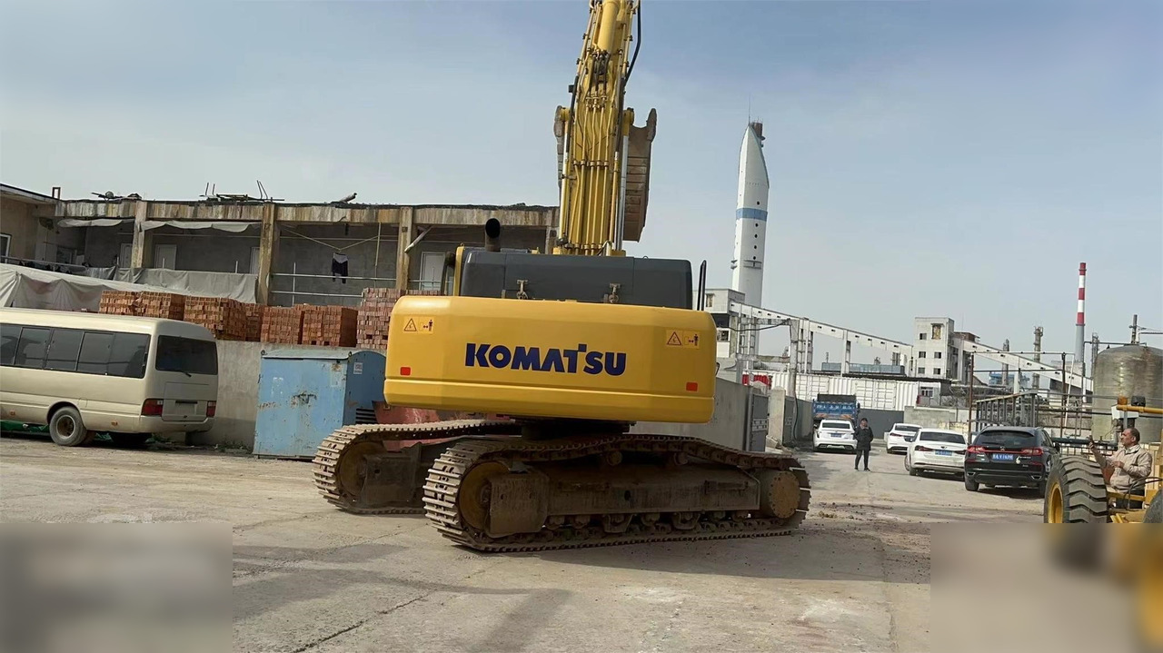 KOMATSU PC400-8 - Kāpurķēžu ekskavators: foto 5 KOMATSU PC400-8 - Kāpurķēžu ekskavators: foto 5