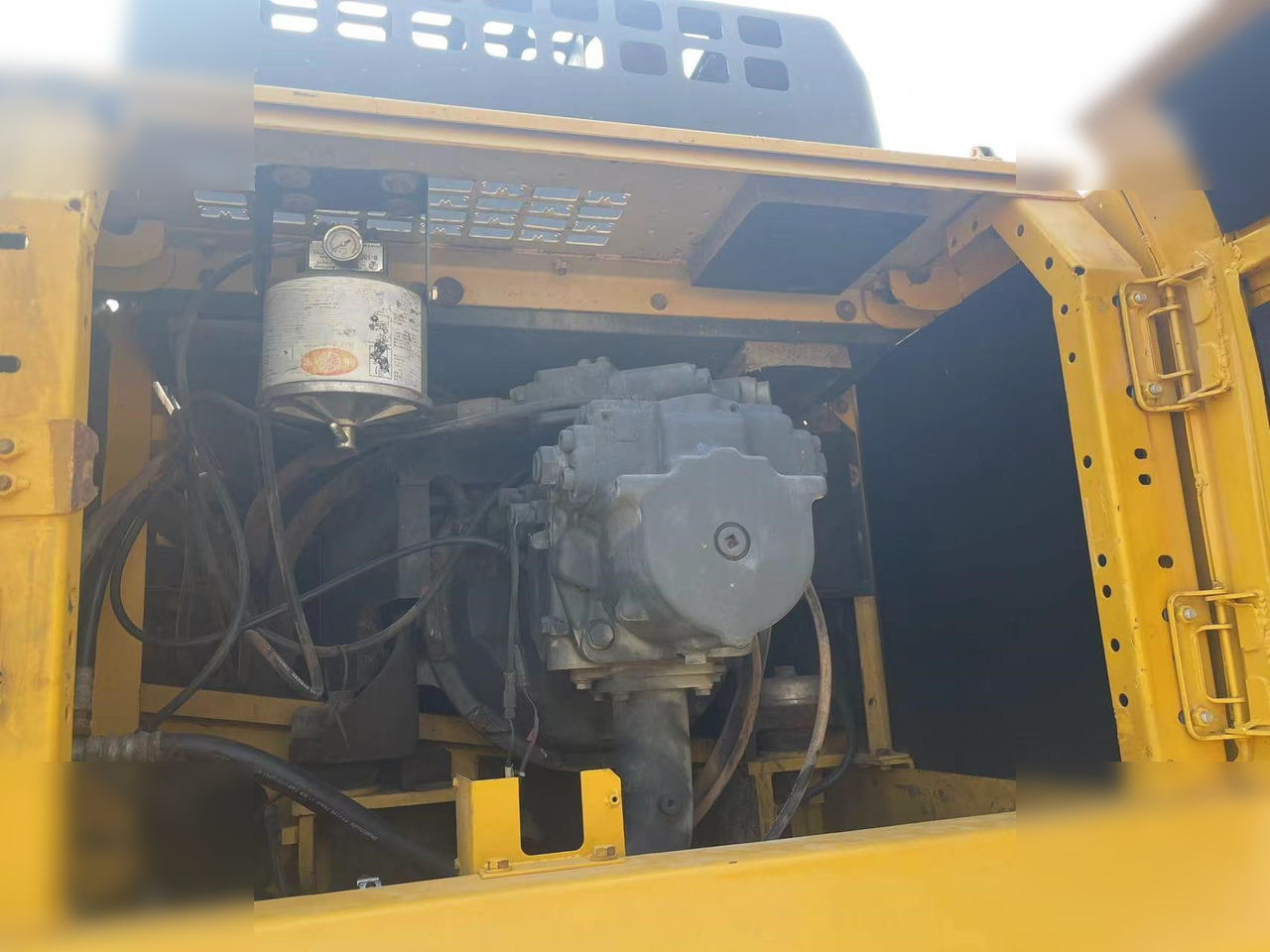 KOMATSU PC400-8R - Kāpurķēžu ekskavators: foto 5 KOMATSU PC400-8R - Kāpurķēžu ekskavators: foto 5
