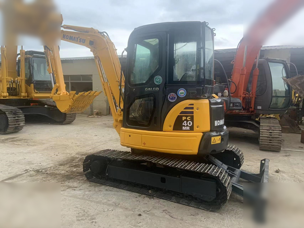 KOMATSU PC40MR-2 - Mini-ekskavators: foto 3 KOMATSU PC40MR-2 - Mini-ekskavators: foto 3