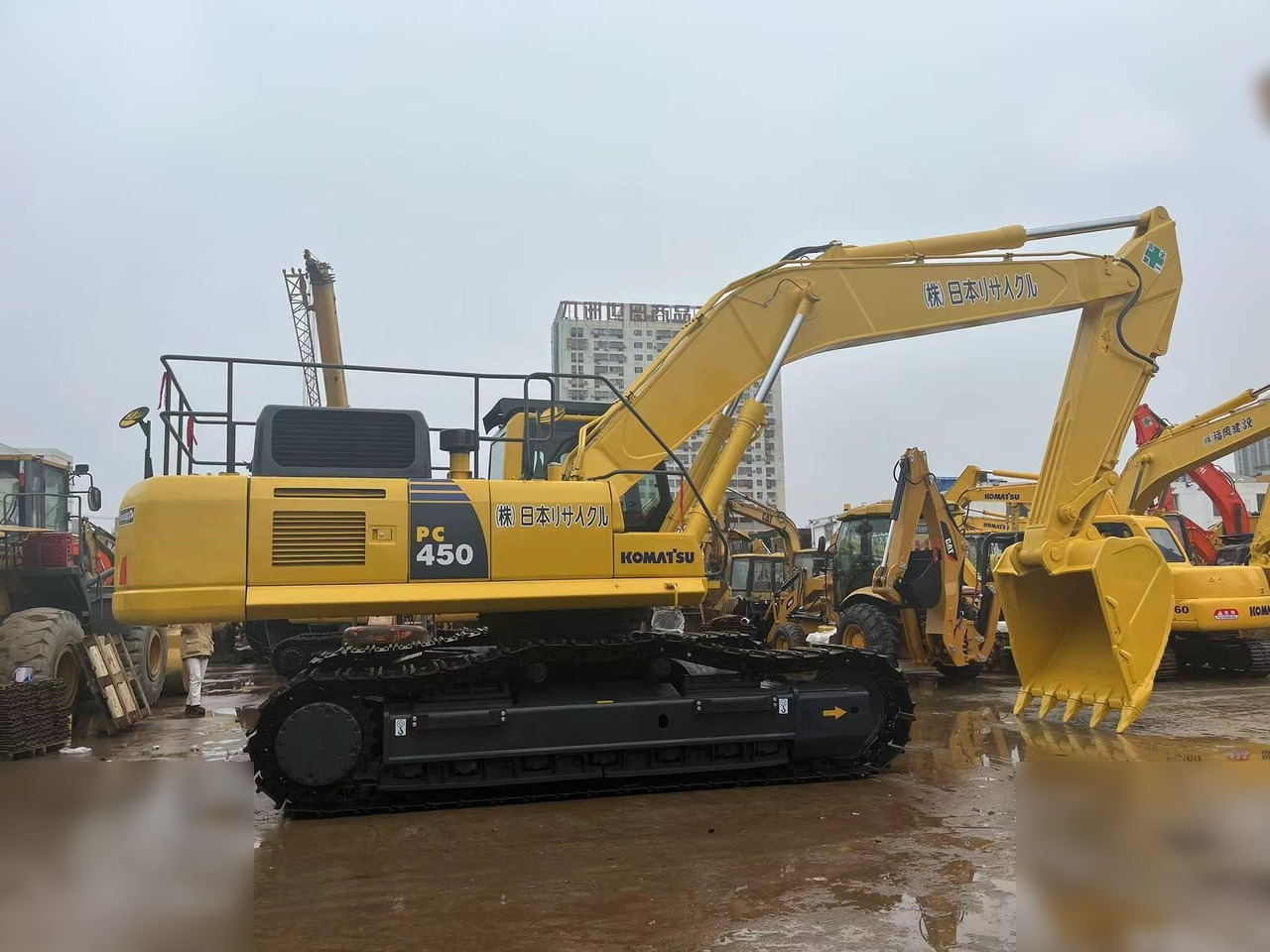 KOMATSU PC450 LC-8 - Kāpurķēžu ekskavators: foto 2 KOMATSU PC450 LC-8 - Kāpurķēžu ekskavators: foto 2