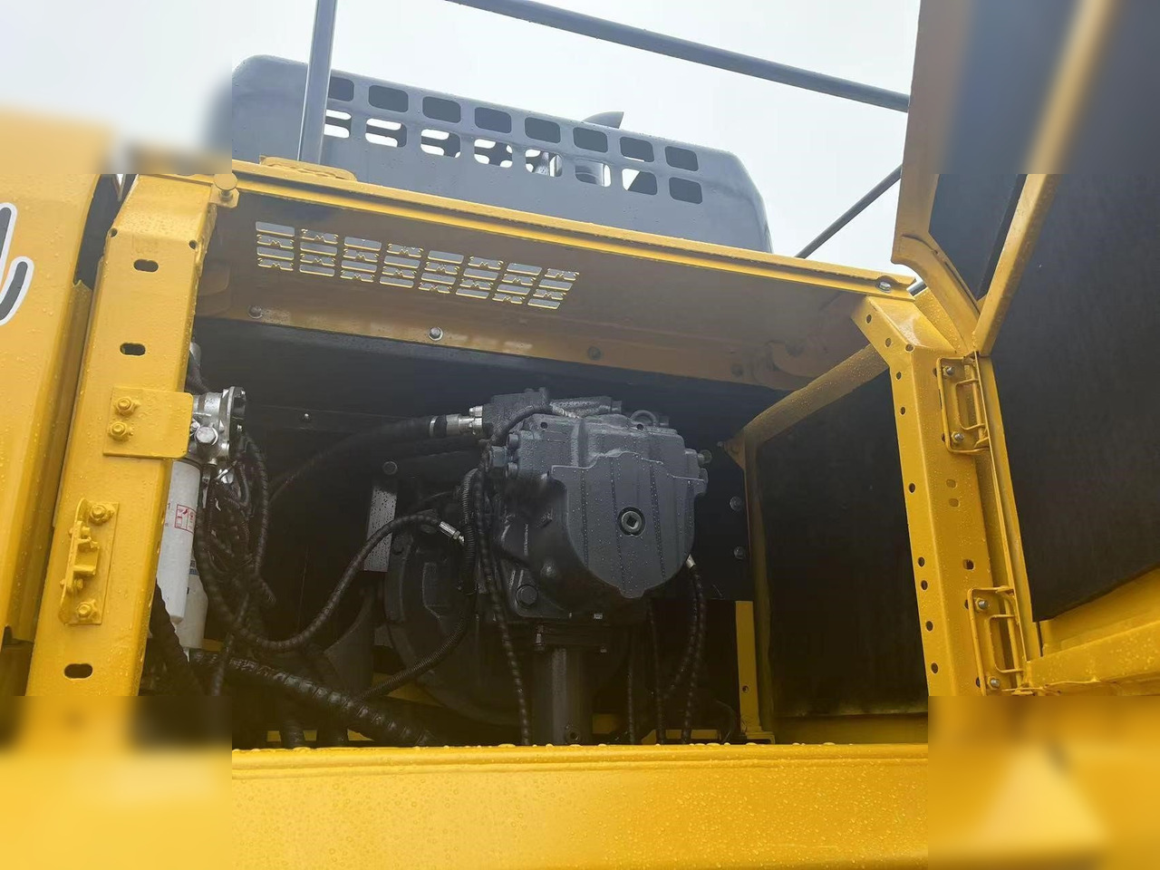 KOMATSU PC450 LC-8 - Kāpurķēžu ekskavators: foto 5 KOMATSU PC450 LC-8 - Kāpurķēžu ekskavators: foto 5
