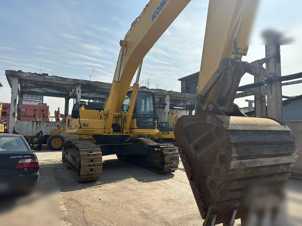 KOMATSU PC460 LC-8 - Kāpurķēžu ekskavators: foto 3 KOMATSU PC460 LC-8 - Kāpurķēžu ekskavators: foto 3