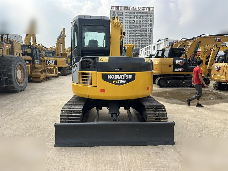 KOMATSU PC78US-6 - Kāpurķēžu ekskavators: foto 3 KOMATSU PC78US-6 - Kāpurķēžu ekskavators: foto 3