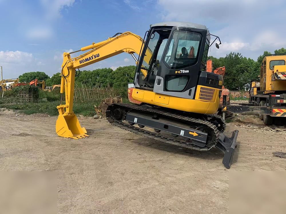 KOMATSU PC78US-6 - Kāpurķēžu ekskavators: foto 1 KOMATSU PC78US-6 - Kāpurķēžu ekskavators: foto 1