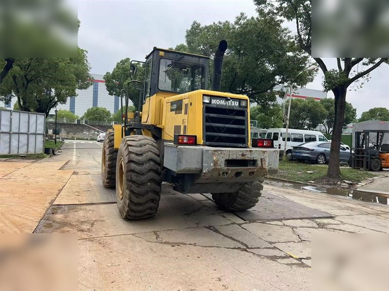 KOMATSU WA320-3 - Riteņu iekrāvējs: foto 4 KOMATSU WA320-3 - Riteņu iekrāvējs: foto 4