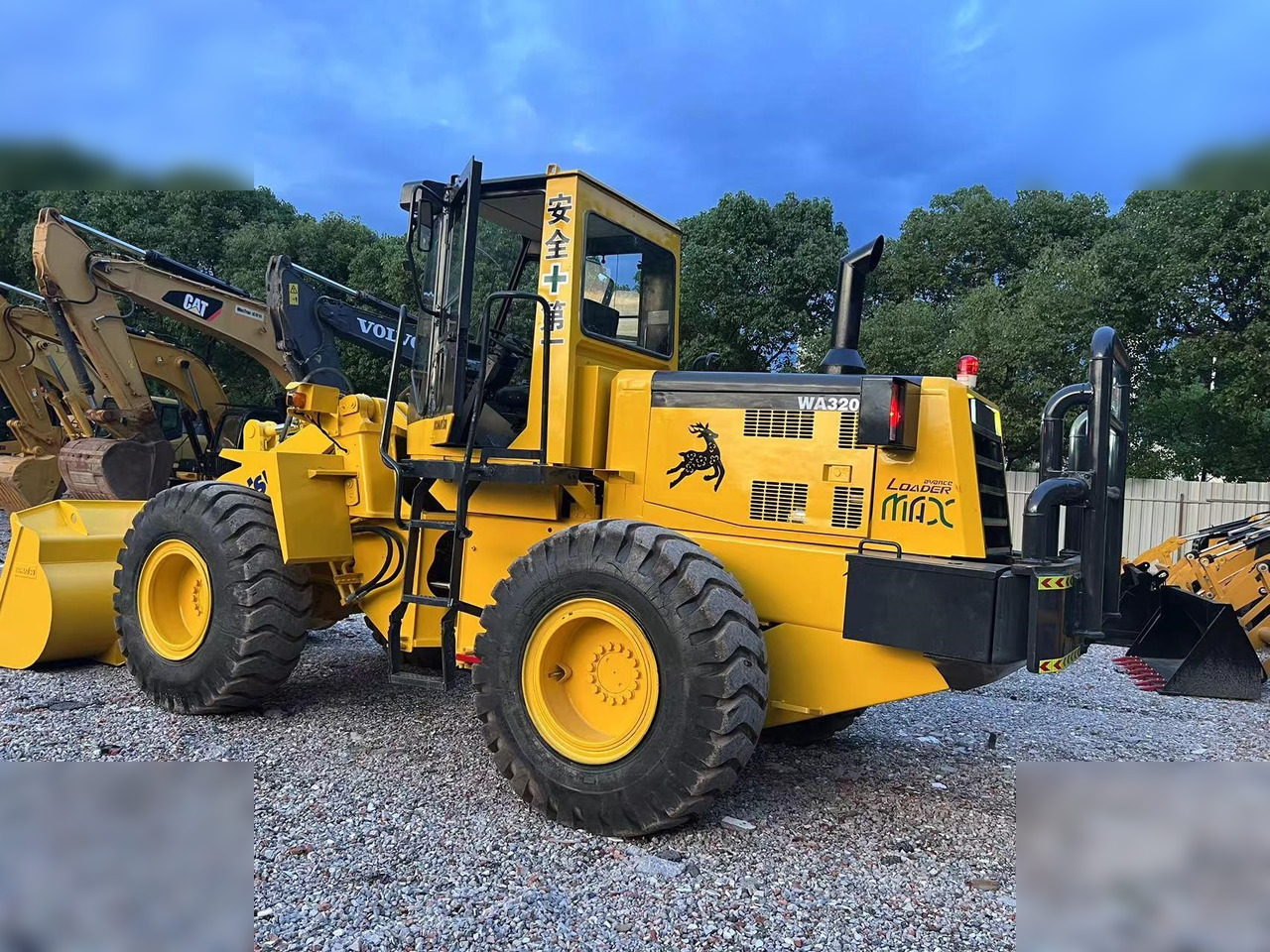 KOMATSU WA320-3 - Riteņu iekrāvējs: foto 2 KOMATSU WA320-3 - Riteņu iekrāvējs: foto 2