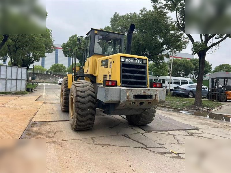 KOMATSU WA320-3 - Riteņu iekrāvējs: foto 4 KOMATSU WA320-3 - Riteņu iekrāvējs: foto 4