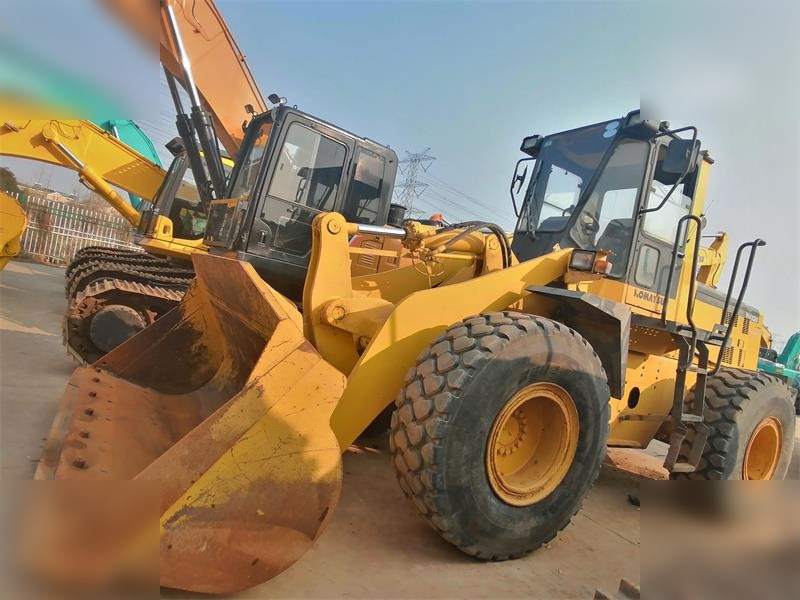 KOMATSU WA320-3 - Riteņu iekrāvējs: foto 1 KOMATSU WA320-3 - Riteņu iekrāvējs: foto 1