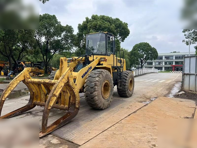 KOMATSU WA320-3 - Riteņu iekrāvējs: foto 2 KOMATSU WA320-3 - Riteņu iekrāvējs: foto 2