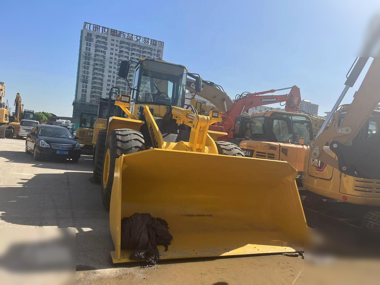 KOMATSU WA380-3 - Riteņu iekrāvējs: foto 3 KOMATSU WA380-3 - Riteņu iekrāvējs: foto 3