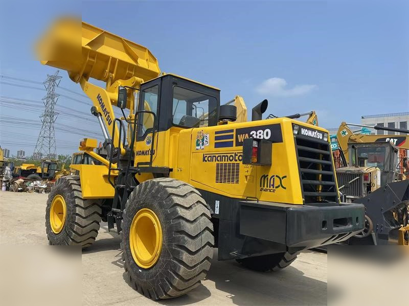 KOMATSU WA380-3 - Riteņu iekrāvējs: foto 3 KOMATSU WA380-3 - Riteņu iekrāvējs: foto 3