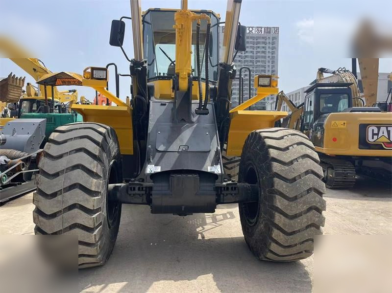 KOMATSU WA380-3 - Riteņu iekrāvējs: foto 5 KOMATSU WA380-3 - Riteņu iekrāvējs: foto 5