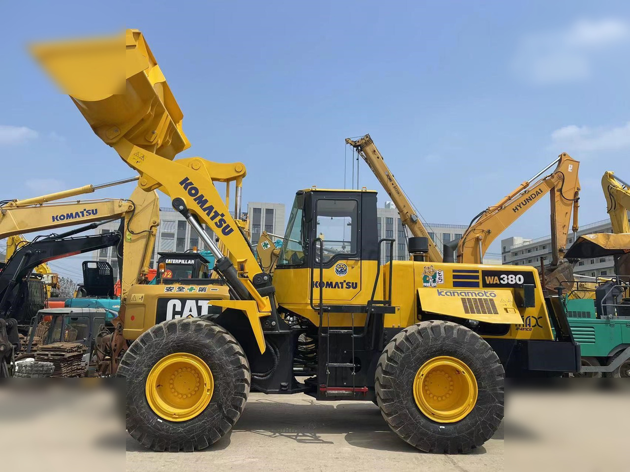 KOMATSU WA380-3 - Riteņu iekrāvējs: foto 1 KOMATSU WA380-3 - Riteņu iekrāvējs: foto 1