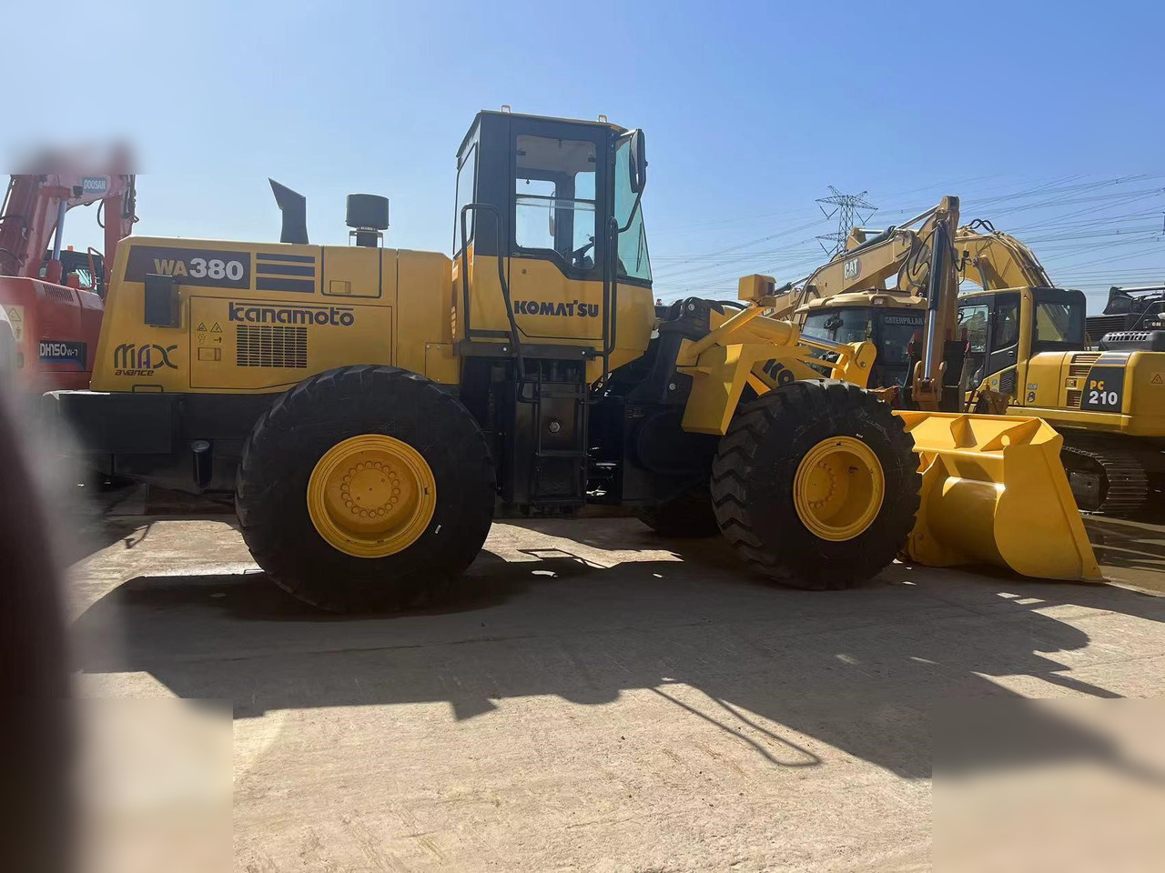 KOMATSU WA380-3 - Riteņu iekrāvējs: foto 1 KOMATSU WA380-3 - Riteņu iekrāvējs: foto 1