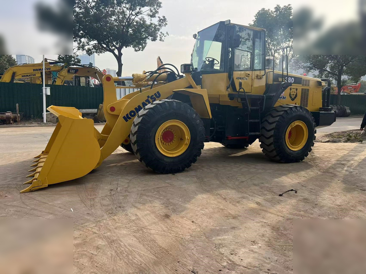 KOMATSU WA380-6 - Riteņu iekrāvējs: foto 2 KOMATSU WA380-6 - Riteņu iekrāvējs: foto 2