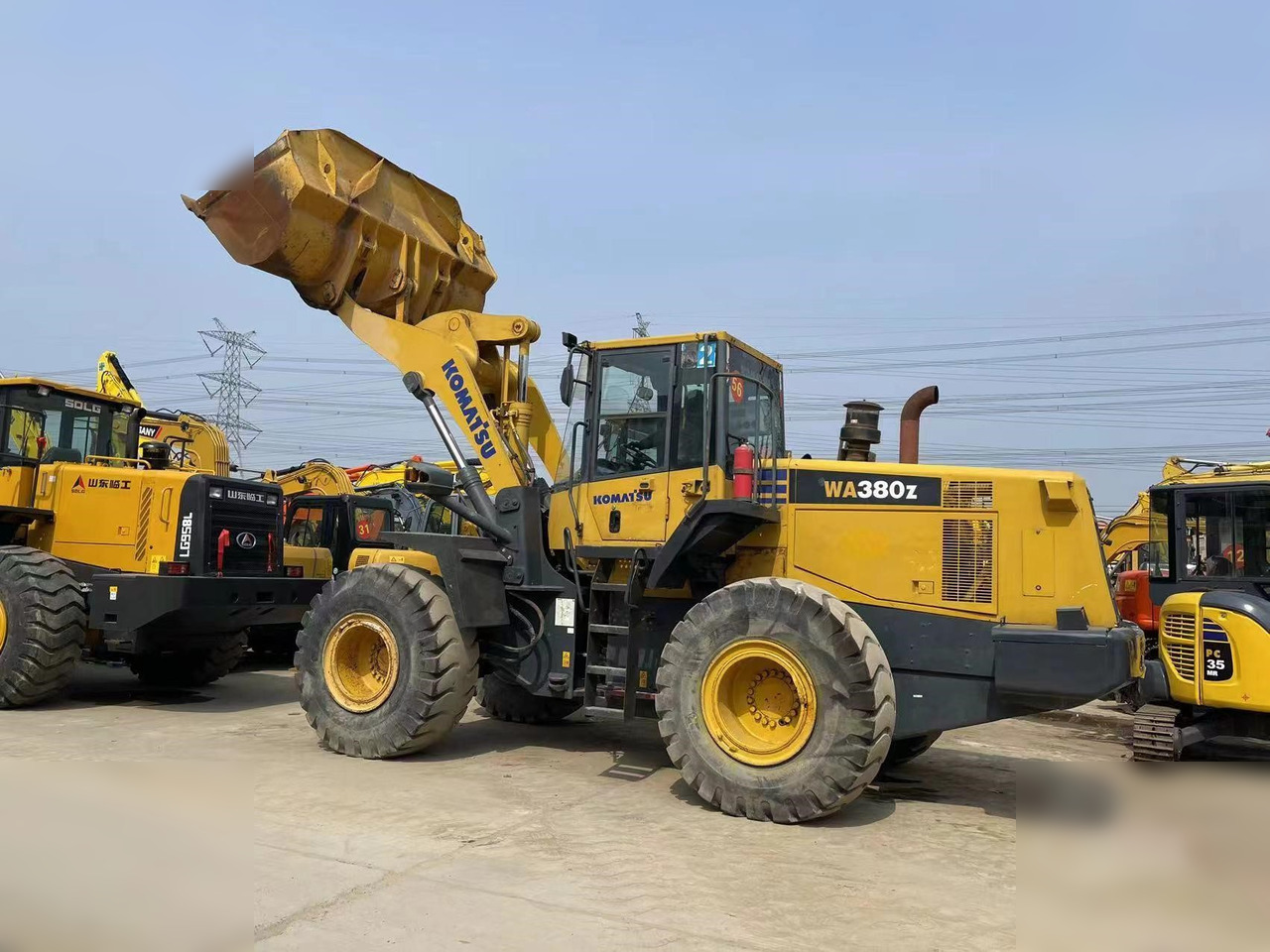 KOMATSU WA380Z-6 - Riteņu iekrāvējs: foto 3 KOMATSU WA380Z-6 - Riteņu iekrāvējs: foto 3