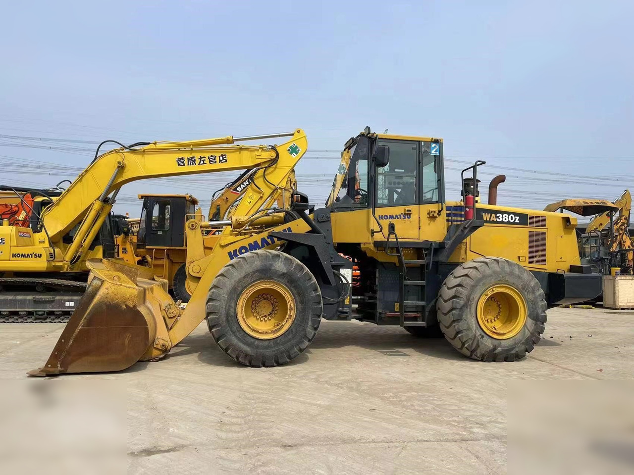 KOMATSU WA380Z-6 - Riteņu iekrāvējs: foto 1 KOMATSU WA380Z-6 - Riteņu iekrāvējs: foto 1