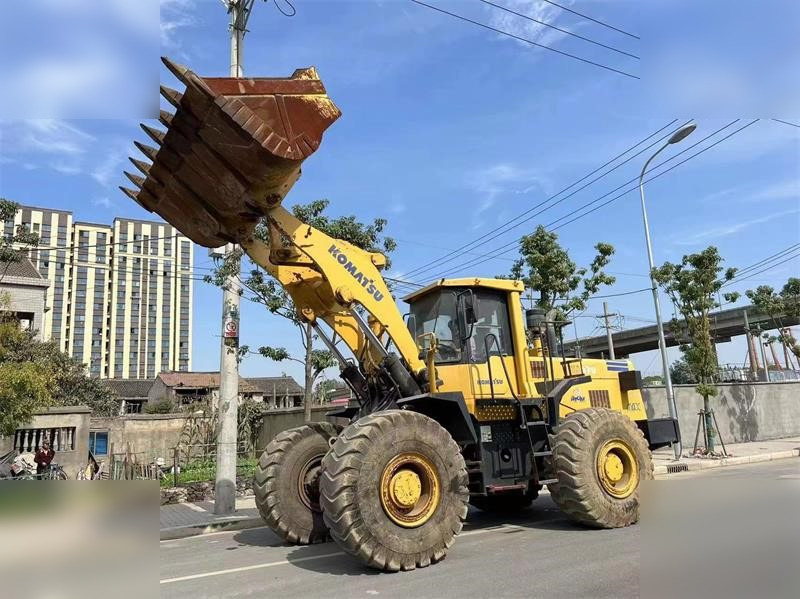 KOMATSU WA470-3 - Riteņu iekrāvējs: foto 3 KOMATSU WA470-3 - Riteņu iekrāvējs: foto 3