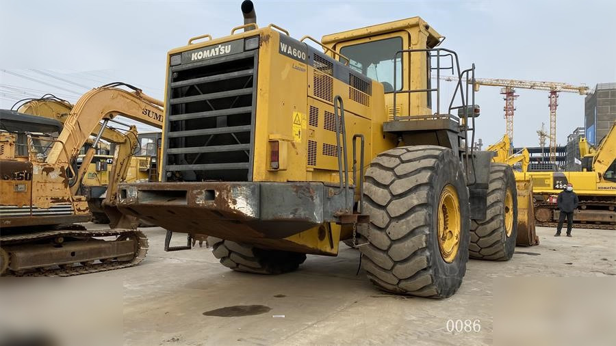 KOMATSU WA600-3 - Riteņu iekrāvējs: foto 2 KOMATSU WA600-3 - Riteņu iekrāvējs: foto 2