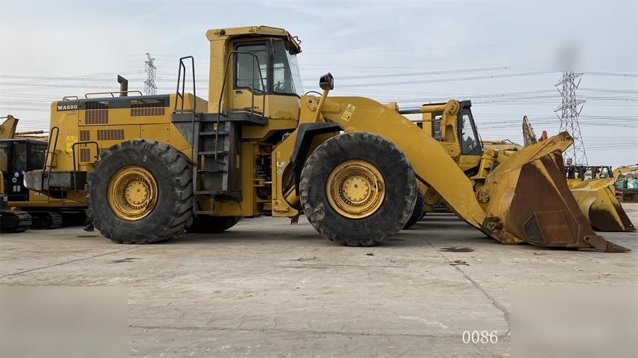 KOMATSU WA600-3 - Riteņu iekrāvējs: foto 1 KOMATSU WA600-3 - Riteņu iekrāvējs: foto 1