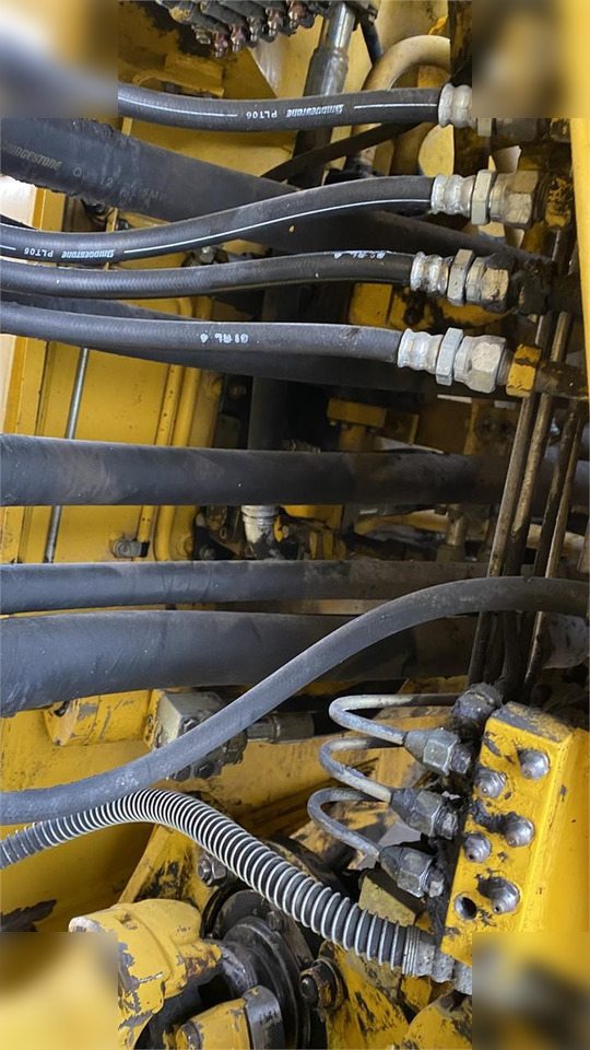 Riteņu iekrāvējs KOMATSU WA600-3: foto 7