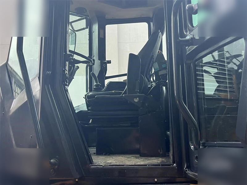Riteņu iekrāvējs LIUGONG 856H: foto 8