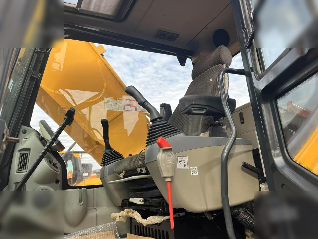 LIUGONG 926E - Kāpurķēžu ekskavators: foto 3 LIUGONG 926E - Kāpurķēžu ekskavators: foto 3