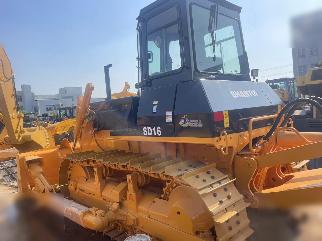 SHANTUI SD16 - Buldozers: foto 3 SHANTUI SD16 - Buldozers: foto 3