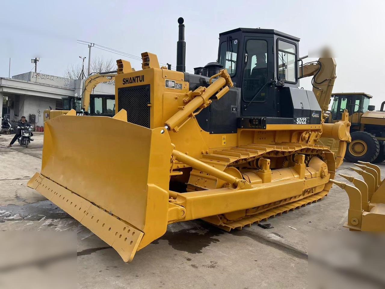 SHANTUI SD22 - Buldozers: foto 2 SHANTUI SD22 - Buldozers: foto 2