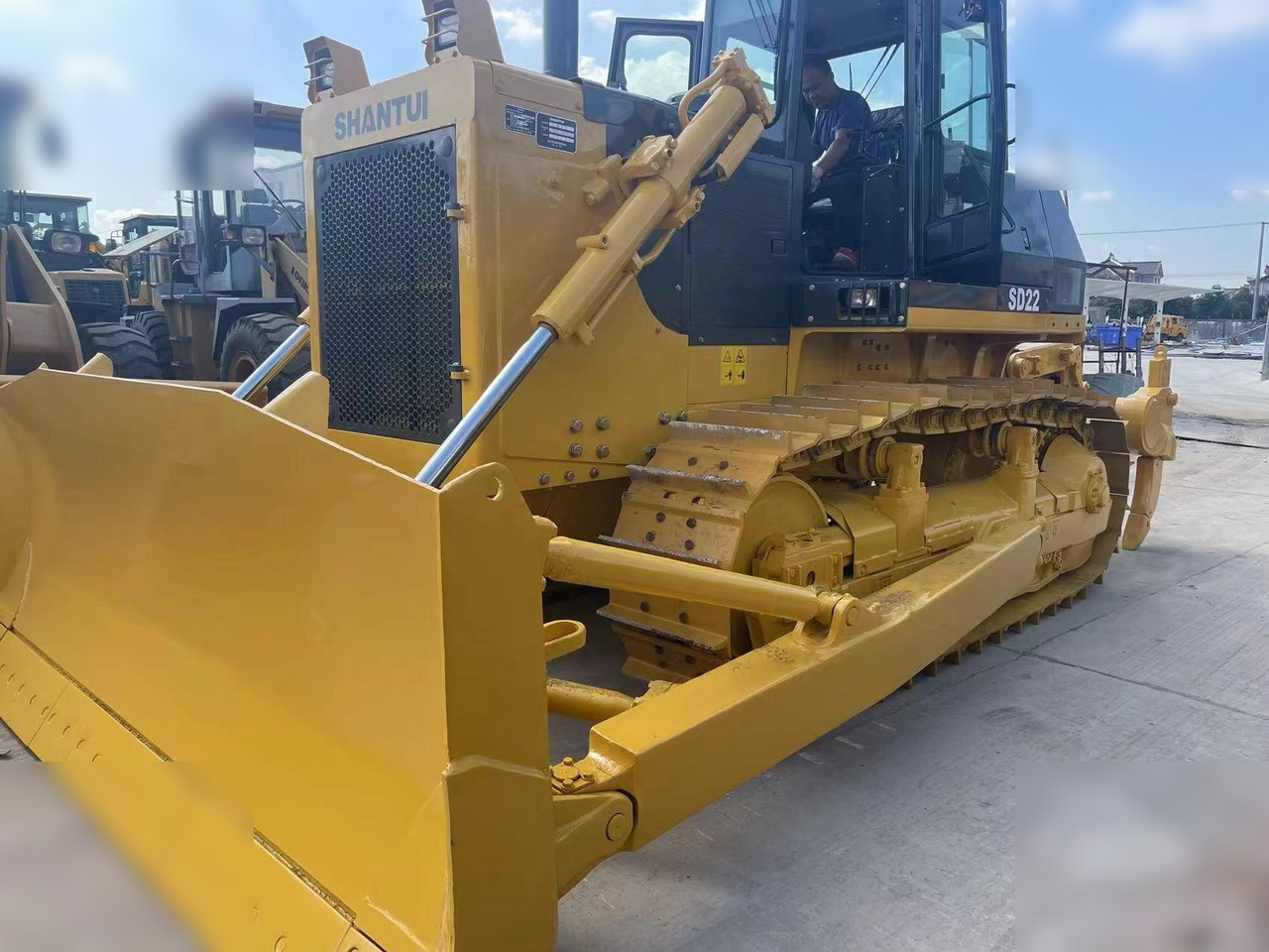 SHANTUI SD22 - Buldozers: foto 1 SHANTUI SD22 - Buldozers: foto 1