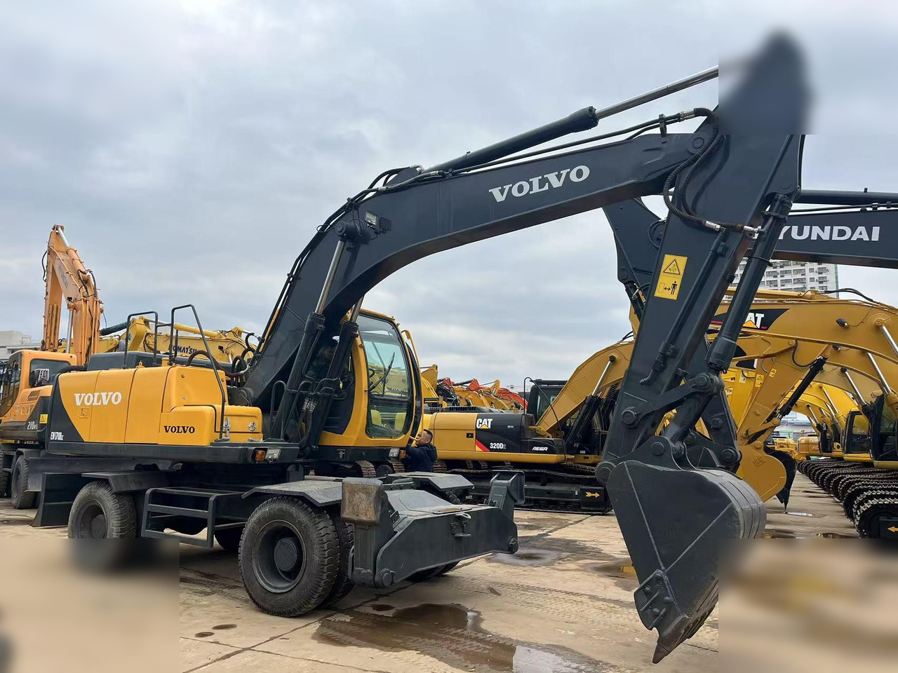 VOLVO EW170 - Riteņu ekskavators: foto 4 VOLVO EW170 - Riteņu ekskavators: foto 4