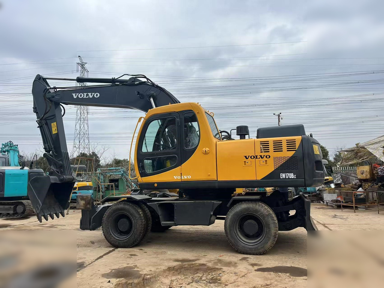 VOLVO EW170 - Riteņu ekskavators: foto 1 VOLVO EW170 - Riteņu ekskavators: foto 1