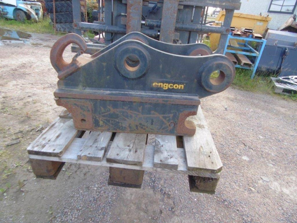 Engcon snabbfäste till Hitachi 210 - Ātrā sakabe - Celtniecības tehnika: foto 1 Engcon snabbfäste till Hitachi 210 - Ātrā sakabe - Celtniecības tehnika: foto 1