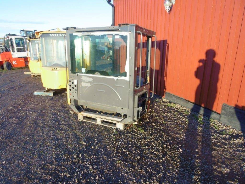 Hytt Volvo L60F - Kabīne - Celtniecības tehnika: foto 1 Hytt Volvo L60F - Kabīne - Celtniecības tehnika: foto 1