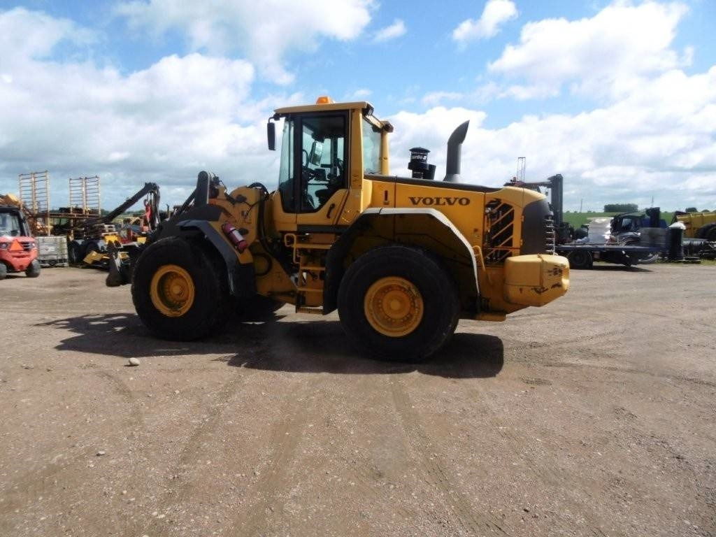Volvo L 120 F - Riteņu iekrāvējs: foto 1 Volvo L 120 F - Riteņu iekrāvējs: foto 1