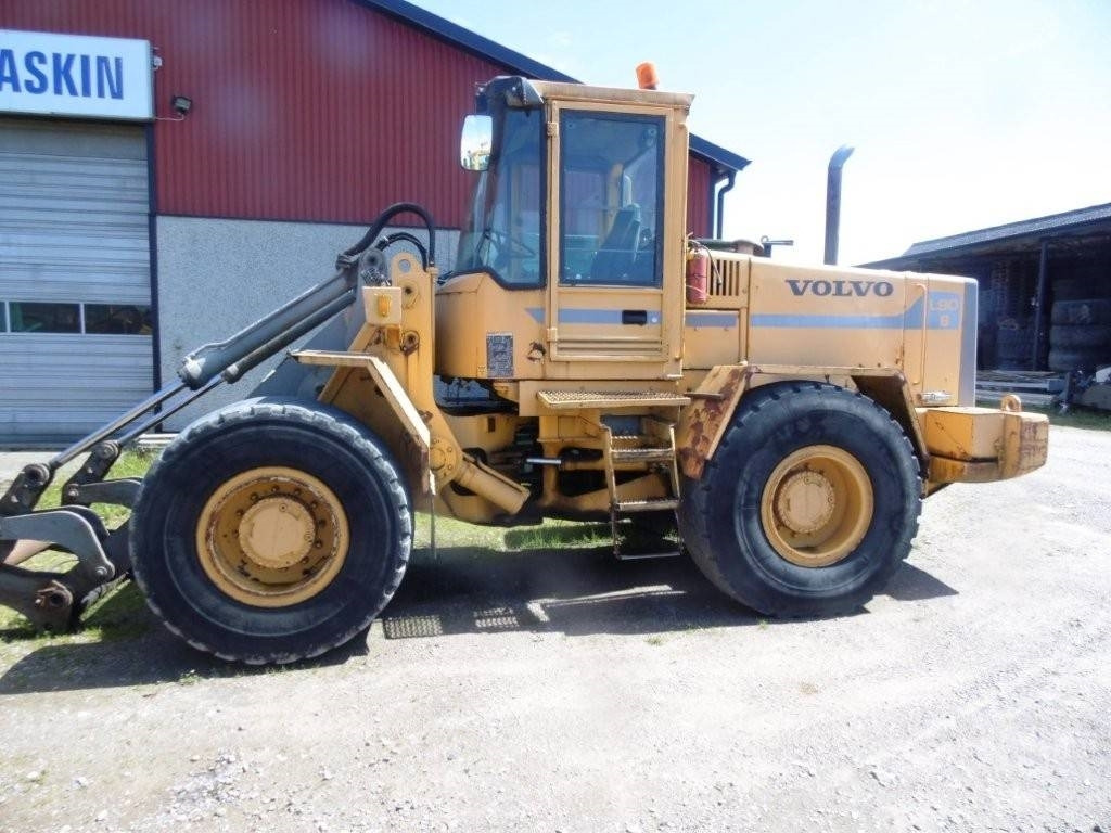 Volvo L90B - Riteņu iekrāvējs: foto 1 Volvo L90B - Riteņu iekrāvējs: foto 1