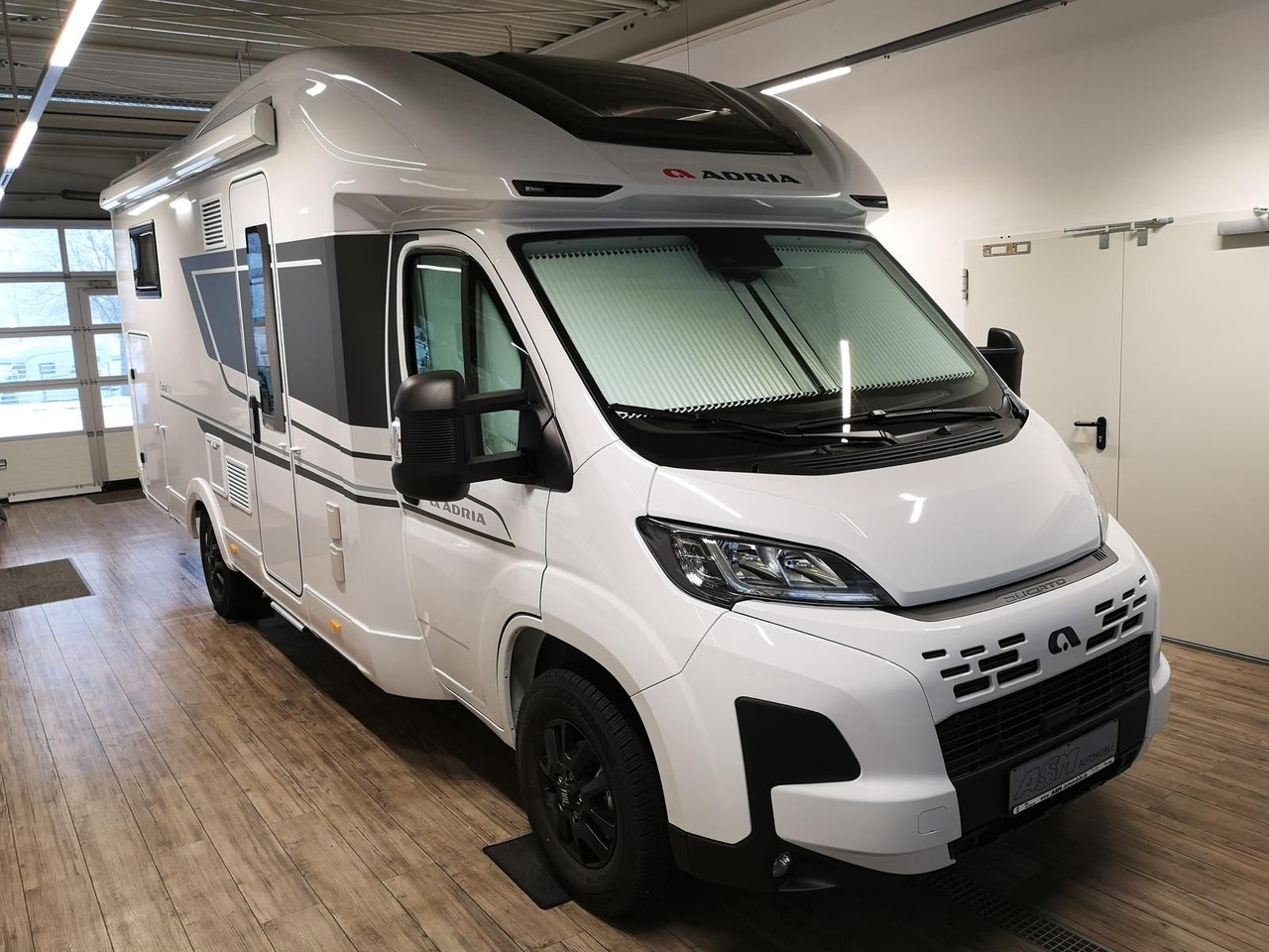 Adria Coral ALL-IN 650 DL*SOLAR*MARKISE*NAVI*SOFORT* - Daļēji integrētais kemperis: foto 3 Adria Coral ALL-IN 650 DL*SOLAR*MARKISE*NAVI*SOFORT* - Daļēji integrētais kemperis: foto 3