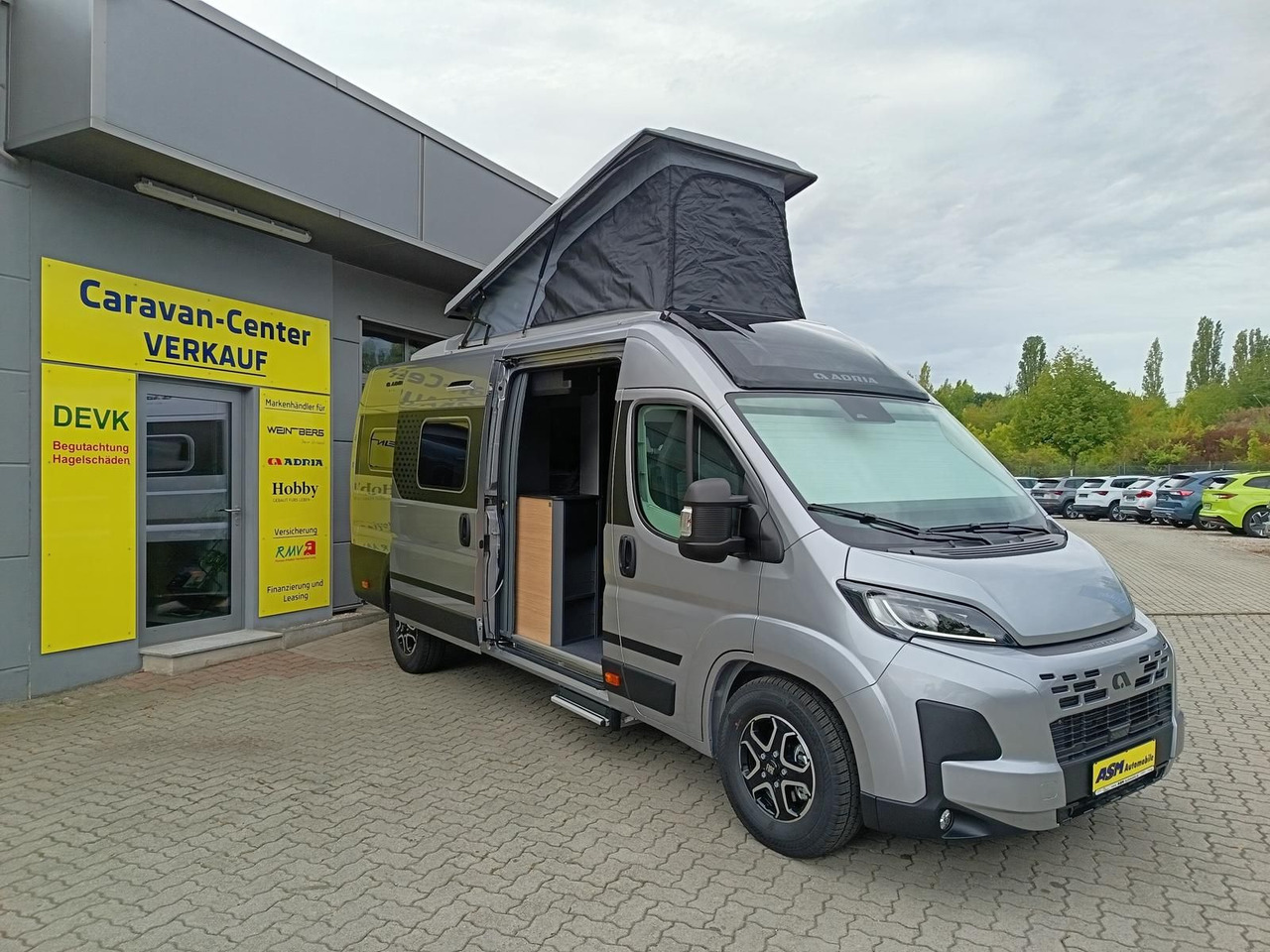 Adria Twin "60Y" 640 SGX 4,25MAXI*JUBILEE*AUFSTELLDACH - Auto kemperis: foto 2 Adria Twin "60Y" 640 SGX 4,25MAXI*JUBILEE*AUFSTELLDACH - Auto kemperis: foto 2