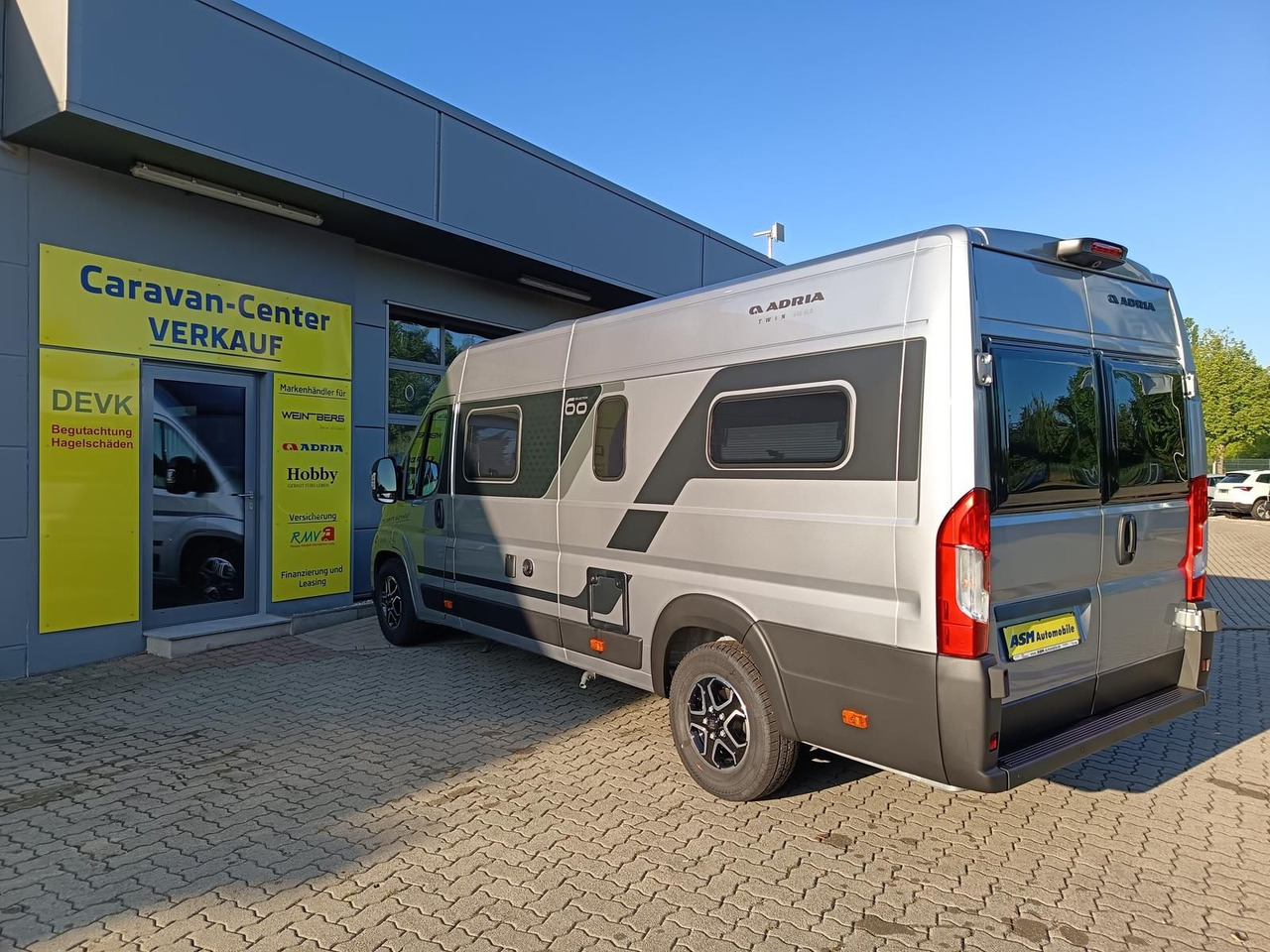 Adria Twin "60Y" 640 SLB*180 PS*4,25t MAXI*COMBI D 6E* - Auto kemperis: foto 2 Adria Twin "60Y" 640 SLB*180 PS*4,25t MAXI*COMBI D 6E* - Auto kemperis: foto 2