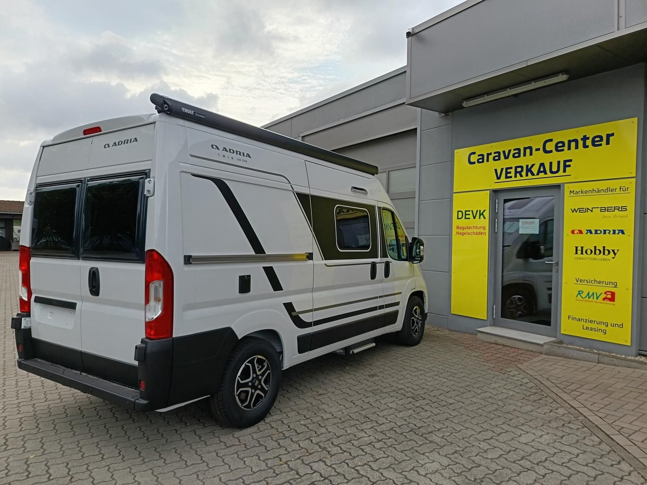Adria Twin ALL-IN 540 SP*AUTOMATIK*SAFETY*STYLE*SOFORT - Auto kemperis: foto 4 Adria Twin ALL-IN 540 SP*AUTOMATIK*SAFETY*STYLE*SOFORT - Auto kemperis: foto 4