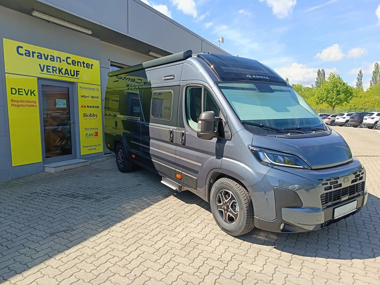 Adria Twin Edition 640 SGX Maxi 132kW*138L KÜHLSCHRANK - Auto kemperis: foto 2 Adria Twin Edition 640 SGX Maxi 132kW*138L KÜHLSCHRANK - Auto kemperis: foto 2
