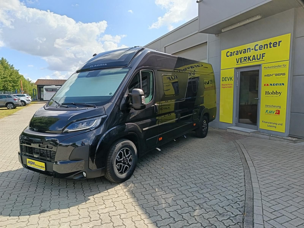 Adria Twin Edition 640 SGX Maxi 132kW*138L KÜHLSCHRANK - Auto kemperis: foto 2 Adria Twin Edition 640 SGX Maxi 132kW*138L KÜHLSCHRANK - Auto kemperis: foto 2
