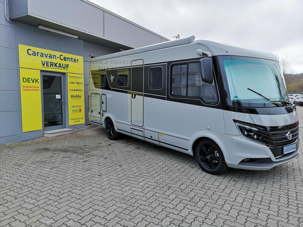 Niesmann + Bischoff iSmove 6.9 E 132 kW+AHK+SOLAR+ALDE+KLIMA+NAVI - Integrēts kemperis: foto 3 Niesmann + Bischoff iSmove 6.9 E 132 kW+AHK+SOLAR+ALDE+KLIMA+NAVI - Integrēts kemperis: foto 3