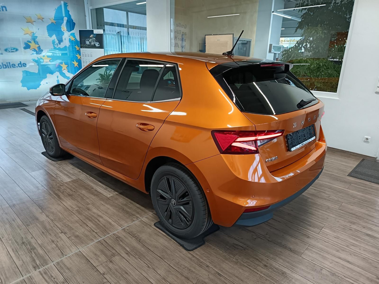 Skoda Fabia 130 Jahre 1,0 TSI*AHK-VORBER.*5J.GARANTIE* - Sedans: foto 4 Skoda Fabia 130 Jahre 1,0 TSI*AHK-VORBER.*5J.GARANTIE* - Sedans: foto 4